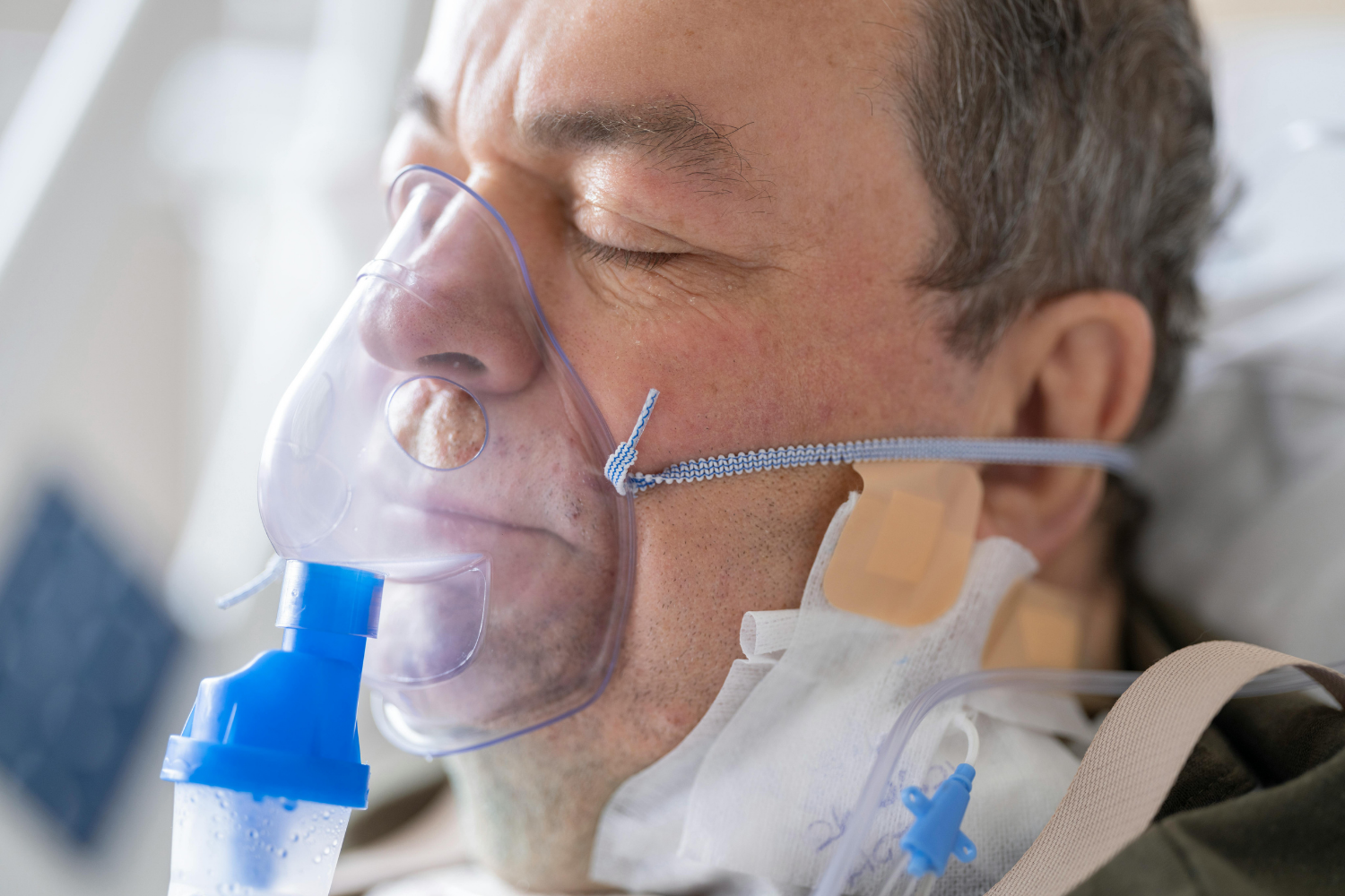 Patient receiving oxygen therapy